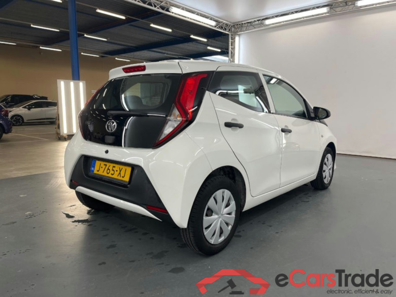 TOYOTA Aygo 1.0 VVT-i x-fun #4