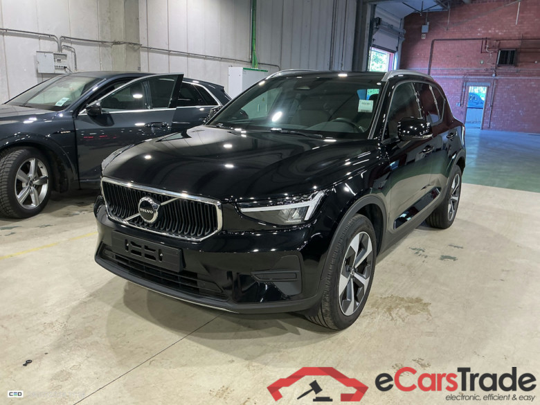 VOLVO XC40 2.0 B3 MHEV CORE LIMITED ED. DCT #1