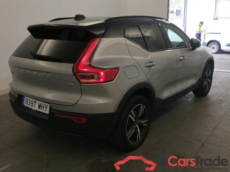 VOLVO XC40 / 2021 / 5P / todoterreno 2.0 B3 G Plus Dark Auto #2