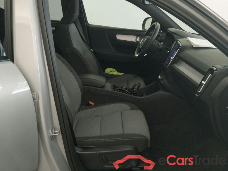 VOLVO XC40 / 2021 / 5P / todoterreno 2.0 B3 G Plus Dark Auto #6