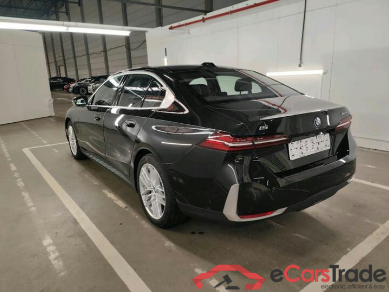 BMW i5 i5 eDrive40 250kW 250kW/340pk  4D/P Auto-1 - WLTP onvolledig #3