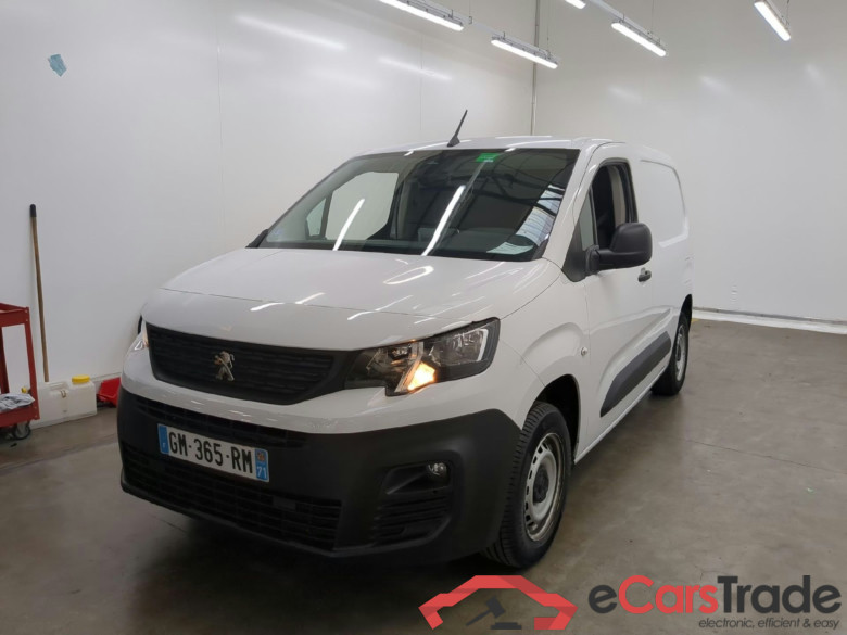 PEUGEOT Partner / 2018 / 4P / Fourgonnette PURETECH 110 S&S STANDARD 650KG PREMIUM #1