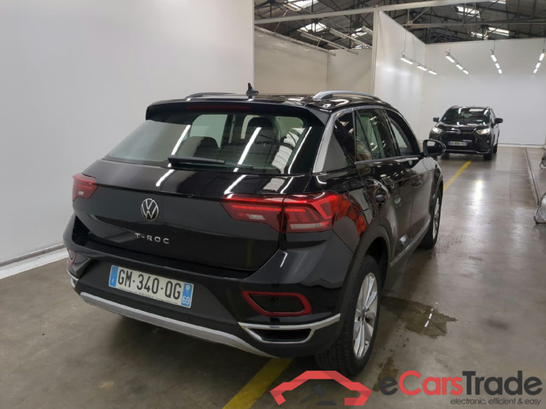 VOLKSWAGEN T-Roc / 2021 / 5P / SUV 1.5 TSI 150 EVO STYLE DSG7 #4
