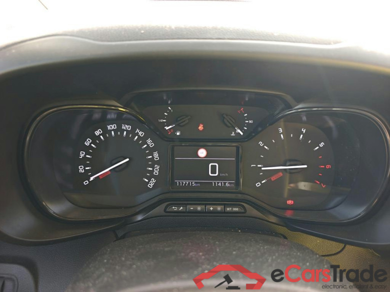FIAT Doblò / 2022 / 5P / combi Combi (N1) BlueHDi 1.5 L 100CV (AC) #4
