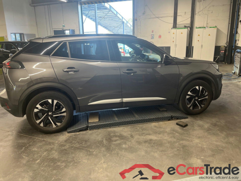 Peugeot 2008 Allure PureTech 130 S&S BVM6 #4