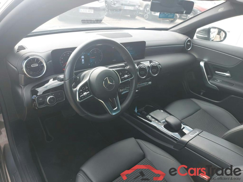 MERCEDES-BENZ CLA / 2019 / 4P / coupé CLA 200 D DCT #3