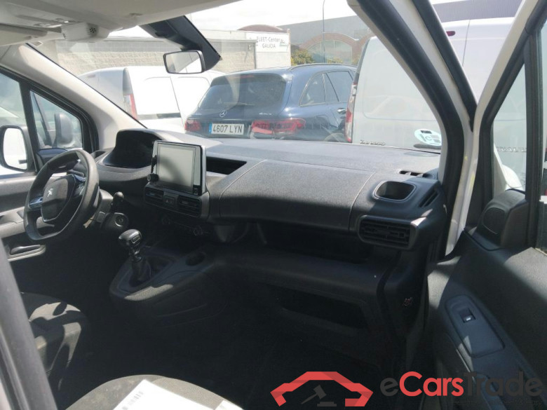 PEUGEOT Partner / 2018 / 4P / furgón derivado de turismo Premium Standard 600kg BlueHDi 73kW (AC) #3