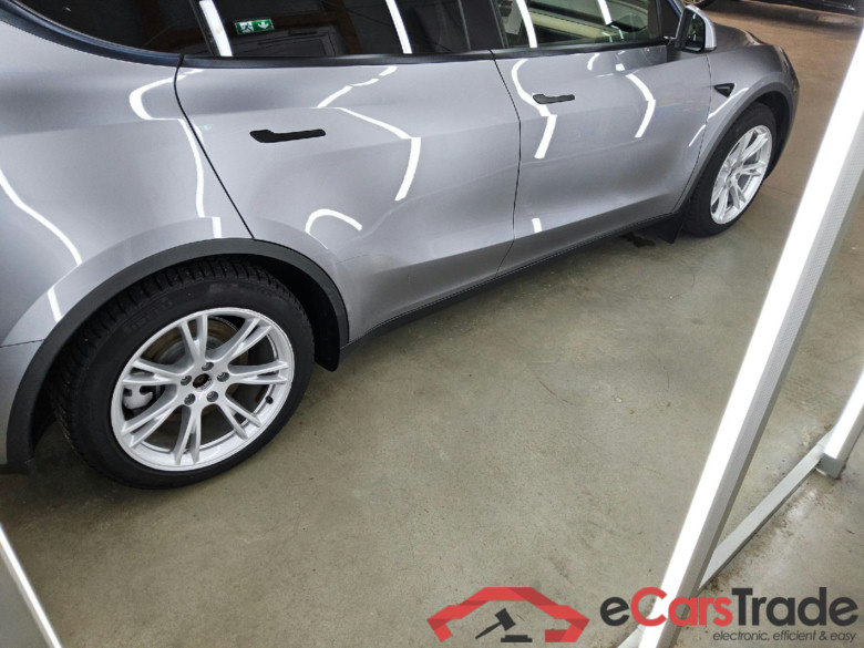 TESLA Model Y Long Range Dual Motor AWD 5d 378kW #2