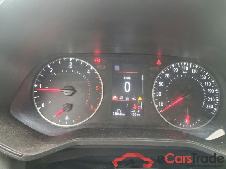 RENAULT Clio / 2019 / 5P / berlina con portón Business Blue dCi 74kW (100CV) #4