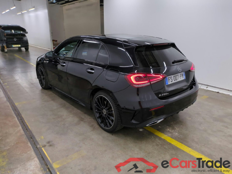 MERCEDES-BENZ Classe A Compact / 2018 / 5P / Berline A 250 e AMG Line 8G-DCT #3