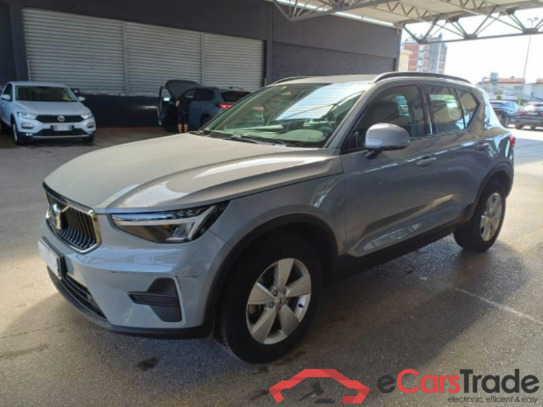 VOLVO XC40 / 2021 / 5P / SUV B3 AUTOMATICO ESSENTIAL