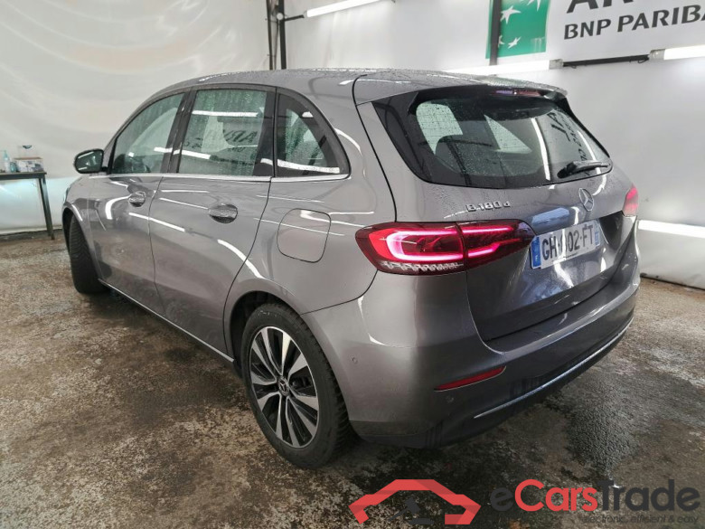 MERCEDES-BENZ Classe B / 2019 / 5P / monospace B 180 d Business Line Edition BA8 #2