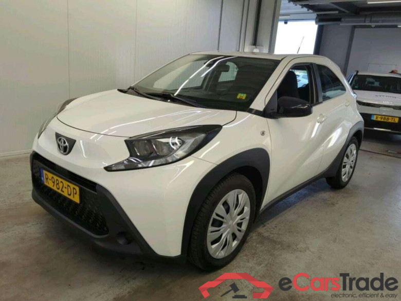 TOYOTA Aygo X 1.0 VVT-i MT Play #1