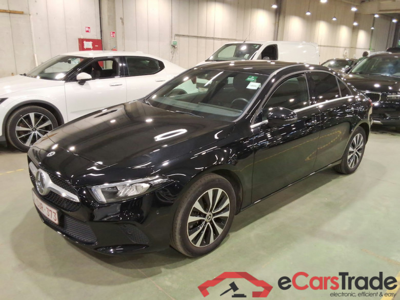 MERCEDES-BENZ A-CLASS LIMOUSINE 1.3 A 250 E BUSINESS SOLUTION DCT