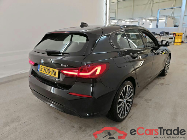 BMW 1 Serie 118iA Business Edition Plus 5d #2