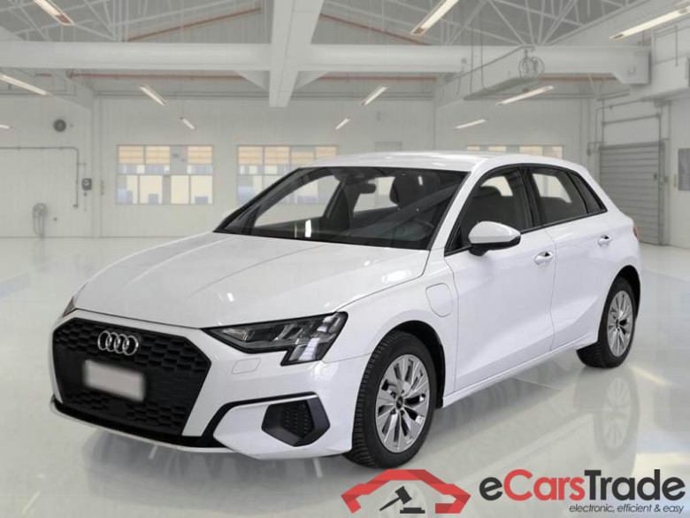 AUDI A3 / 2020 / 5P / BERLINA 40 TFSI E S TRONIC BUSINESS S.BACK #1