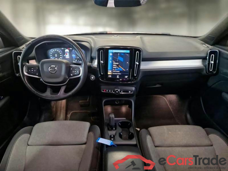 VOLVO XC40 / 2017 / 5P / SUV T4 PLUG-IN HYBRID AUTO RECH INSCRIP EXPR #3
