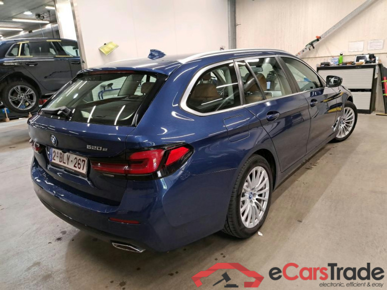 BMW - BMW 5 TOURING 520eA 204PK Business Edition Pack Driving Assistant Towing Hook Pano Roof * HYBRID * #2