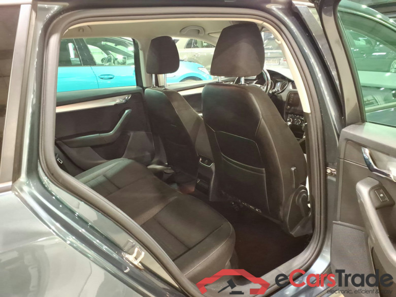 SKODA Octavia 1.5 TGI G-TEC Ambition DSG CNG #5