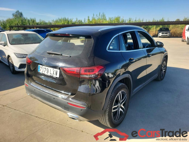 MERCEDES-BENZ GLA / 2020 / 5P / todoterreno GLA 200 D #2