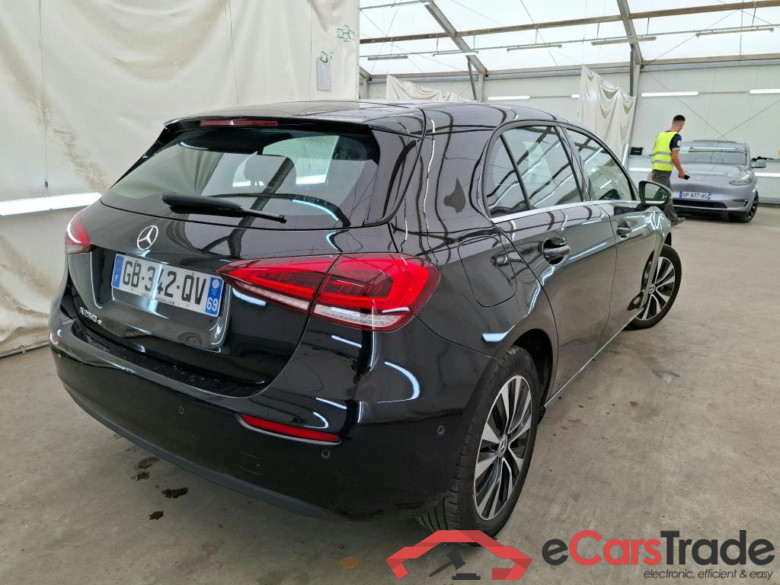 MERCEDES-BENZ Classe A Compact / 2018 / 5P / Berline A 250 e Business Line 8G-DCT #4