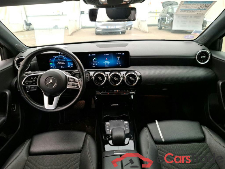 MERCEDES-BENZ Classe A Compact / 2018 / 5P / Berline A 250 e Business Line 8G-DCT #6