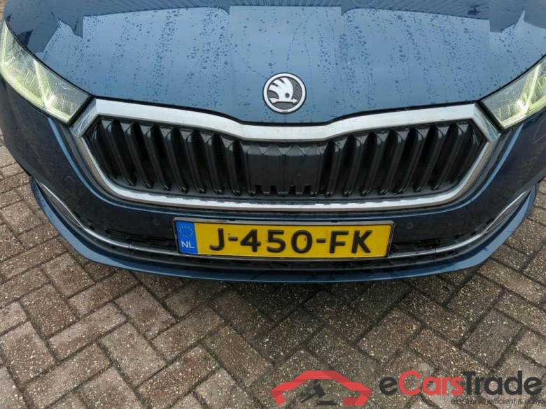 SKODA Octavia Combi 1.5 TSI First Edit. #6