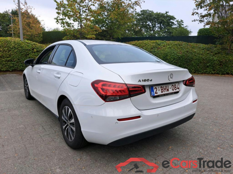 MERCEDES-BENZ A-CLASS LIMOUSINE 2.0 A 180 D BUSINESS SOLUTION DCT #3