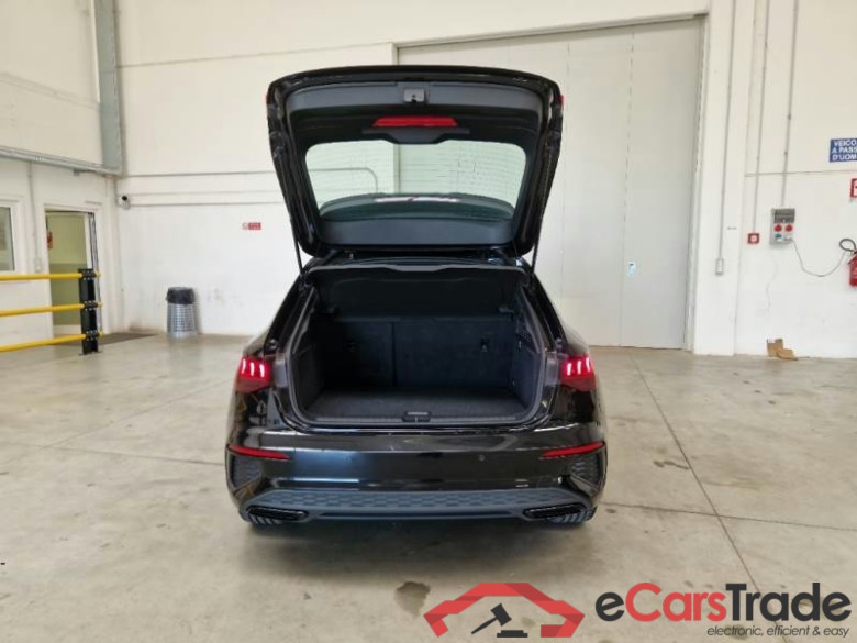 AUDI A3 / 2020 / 5P / BERLINA 40 TFSI E S TRONIC S LINE EDITION S.BACK #4