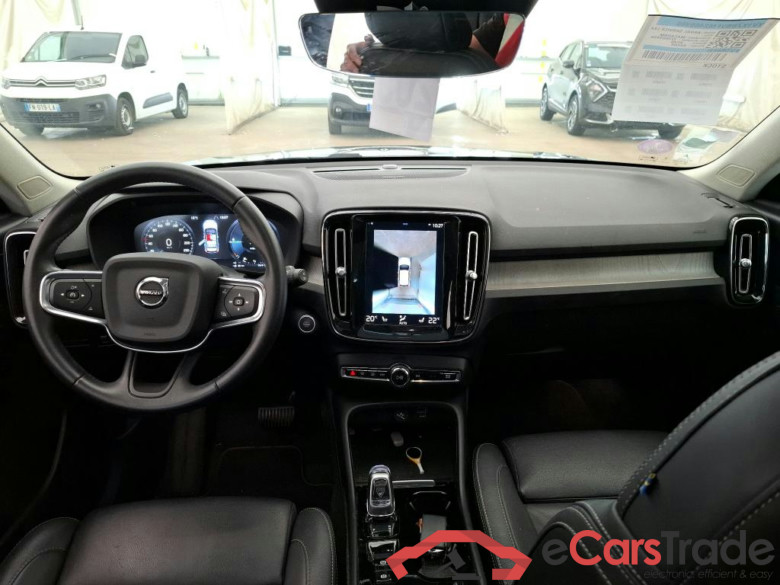 VOLVO XC40 / 2017 / 5P / SUV Recharge T5 262 DCT7 Inscription Luxe #6