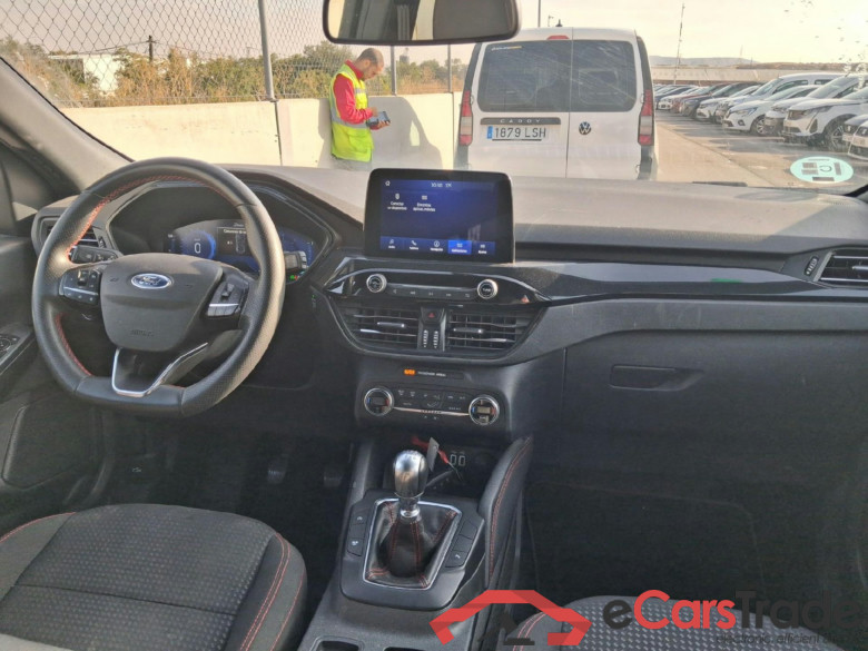 FORD Kuga / 2019 / 5P / todoterreno ST-Line 1.5 EcoBlue 88kW (120CV) #3