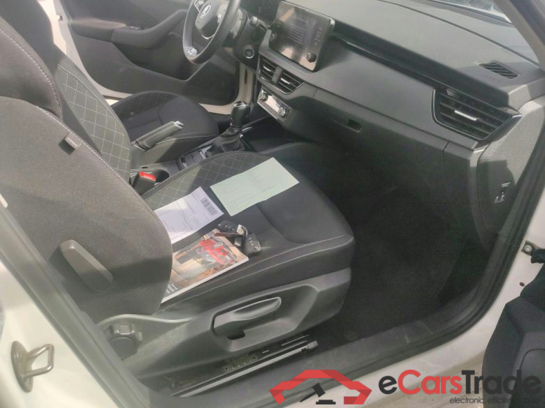 SKODA Kamiq / 2019 / 5P / todoterreno 1.0 TSI 81kW (110CV) DSG Ambition (CX) #6