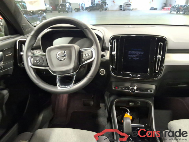 VOLVO XC40 1.5 T2 PLUS DARK DESIGN AUTO #6