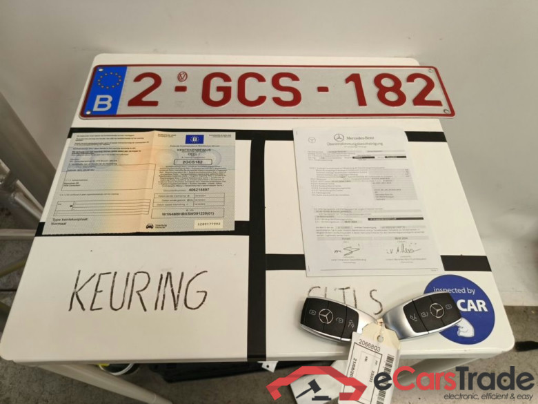 Mercedes-Benz GLB GLB 200 AMG Line 5d #4