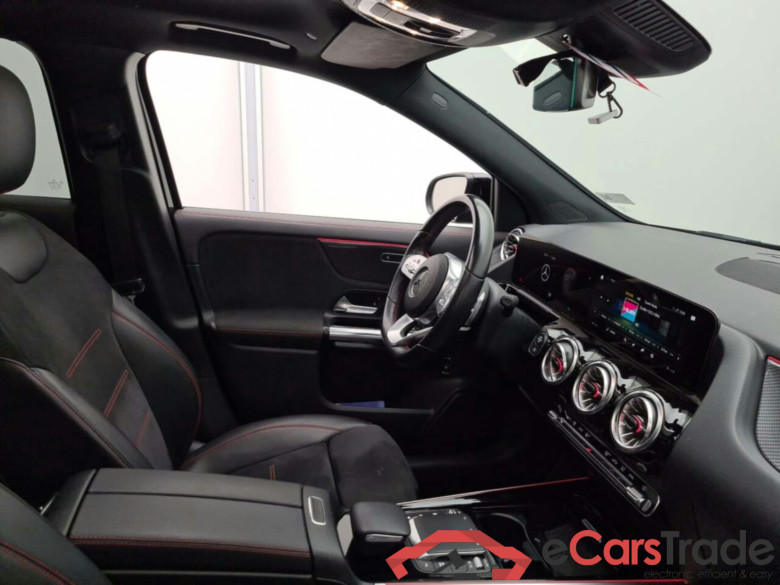 MERCEDES-BENZ GLA 200D AMG LINE AUT. #3