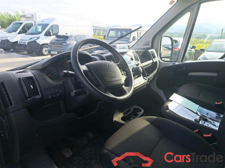 PEUGEOT Boxer / 2014 / 4P / furgón 335 L2 H2 BHDI 103kW (140CV) S&S 6 V. M #3