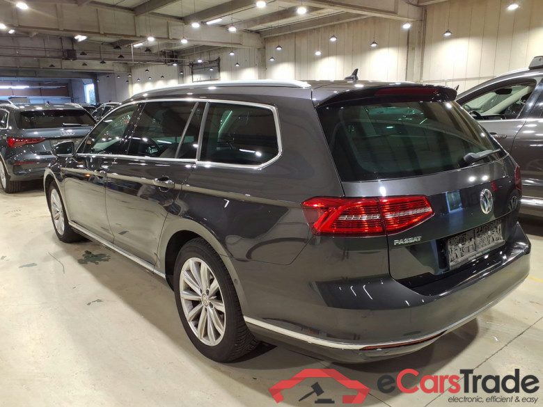 VOLKSWAGEN PASSAT VARIANT DIESEL - 2015 1.6 TDi Highline Business DSG (EU6.2) STOCK #2