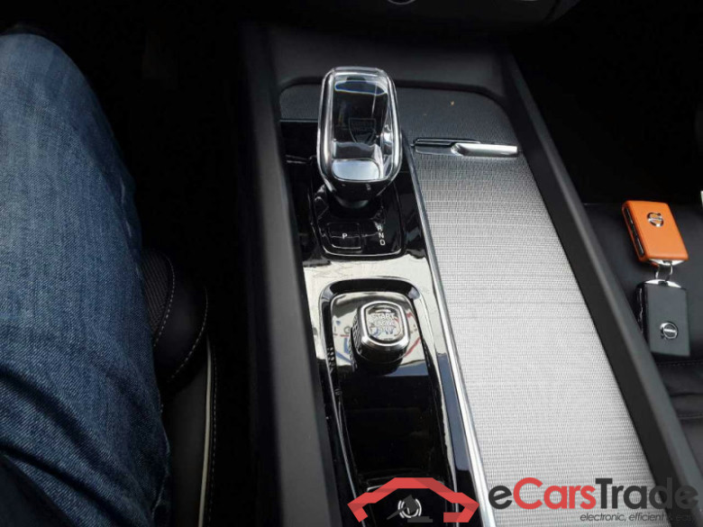 Volvo XC60 (03.2017->) DE - SUV5 B5 (Benzin) AWD EU6d, Plus Black Edition Mild-Hybrid, (Facelift) 2023 #6