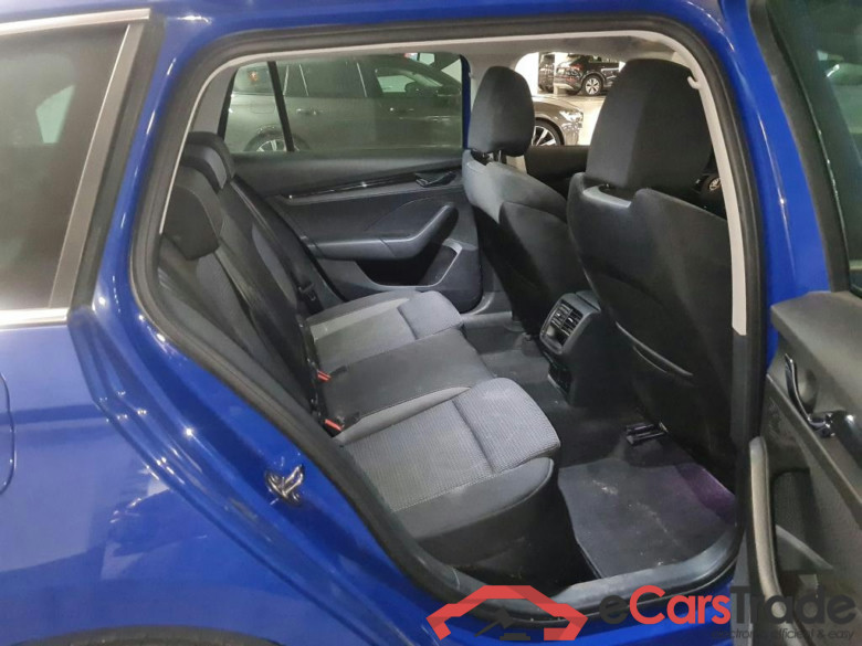 SKODA OCTAVIA COMBI 2.0 CRTDI 110KW DSG7 CLEVER #6