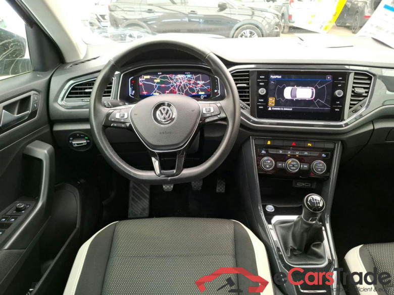 VOLKSWAGEN T-Roc / 2017 / 5P / SUV 1.5 TSI 150 EVO CARAT #5