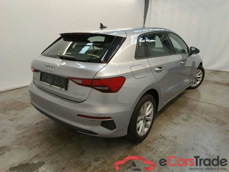 Audi A3 Sportback 2.0 30 TDi 85kW S tronic Attraction BE 5d #2