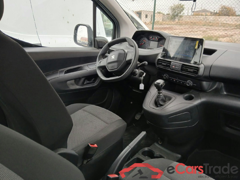 PEUGEOT Rifter / 2018 / 4P / combi Active Standard BlueHDi 73kW (IND) (CX2) #3