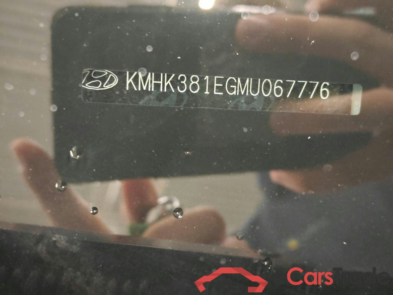 Hyundai KONA 1.6 GDI HEV Fashion 5d #6