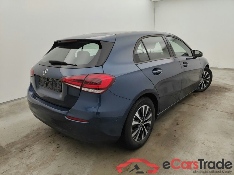 MERCEDES CLASSE A DIESEL (W177) A 180 d 116 Business Solution Essential 5d #2