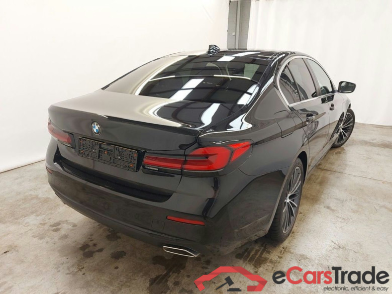 BMW 5 - 2020 540iXA 333 MHEV 4d #2