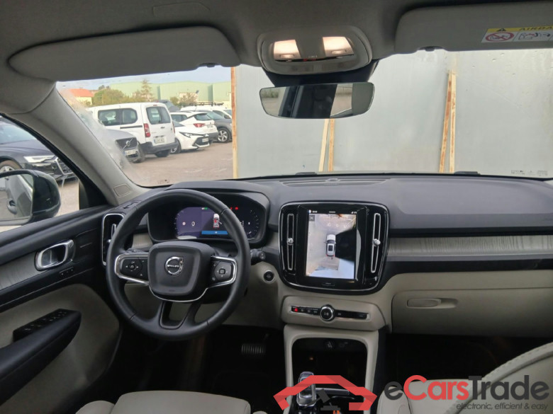 VOLVO XC40 / 2021 / 5P / todoterreno 2.0 B3 G Plus Bright Auto #3