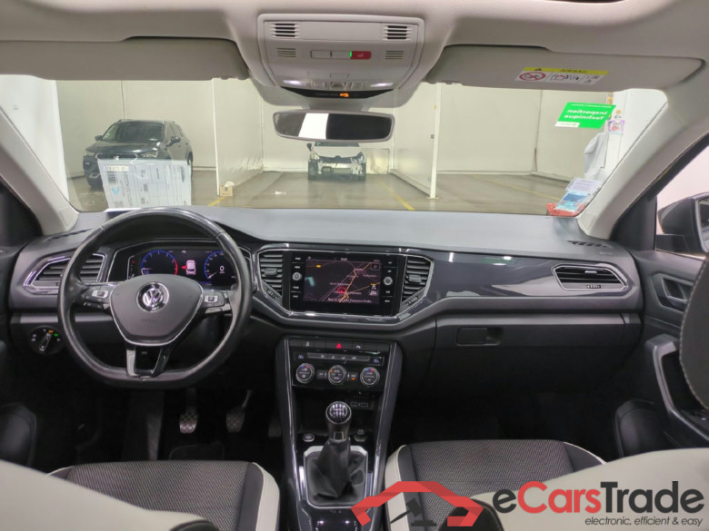 VOLKSWAGEN T-Roc / 2017 / 5P / SUV 1.5 TSI 150 EVO CARAT #5