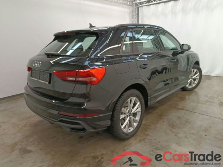 Audi Q3 45 TFSI e S tronic S Line 5d #2