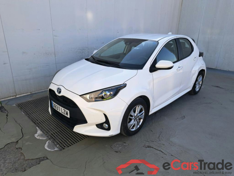 TOYOTA Yaris / 2020 / 5P / berlina con portón 1.5 120H Business Plus