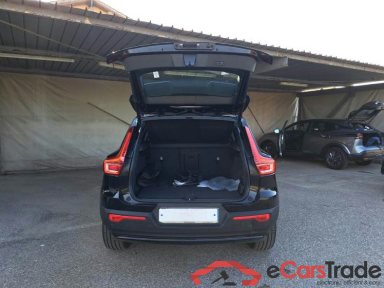 VOLVO XC40 / 2021 / 5P / SUV T4 RECHARGE PLUG-IN AUTO PLUS DARK #5